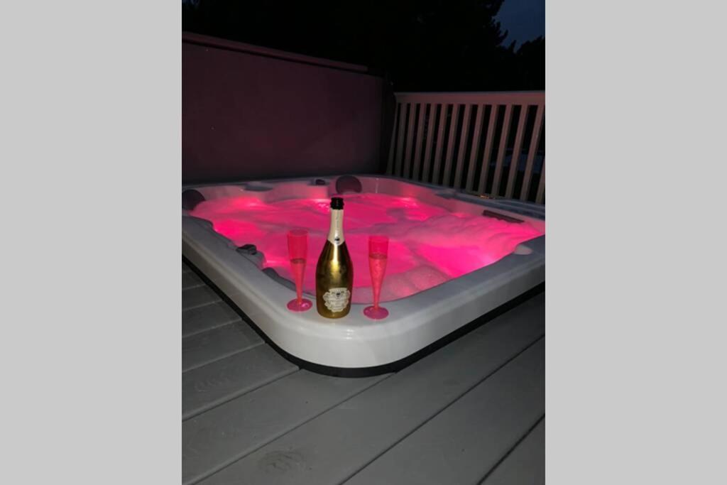 Nightingale Lodge With Hot Tub Barmby on the Moor Exterior photo